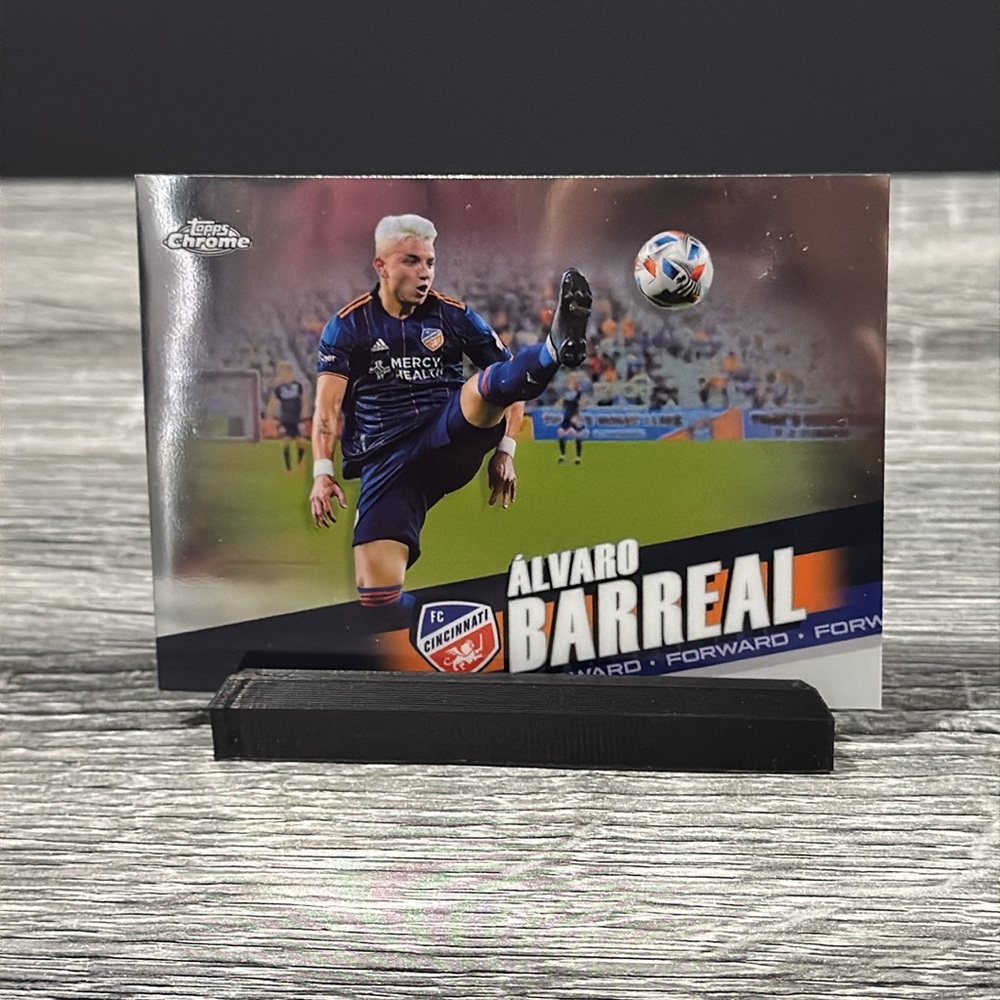 Topps | Chrome #139: FC Cincinnati: Alvaro Barreal (2022) - Soccer Trading Card
